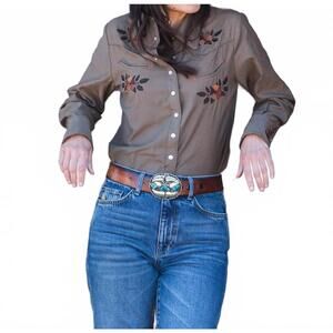 NEW SCHAEFER OUTFITTER women's embroidered snap shirt in chestnut